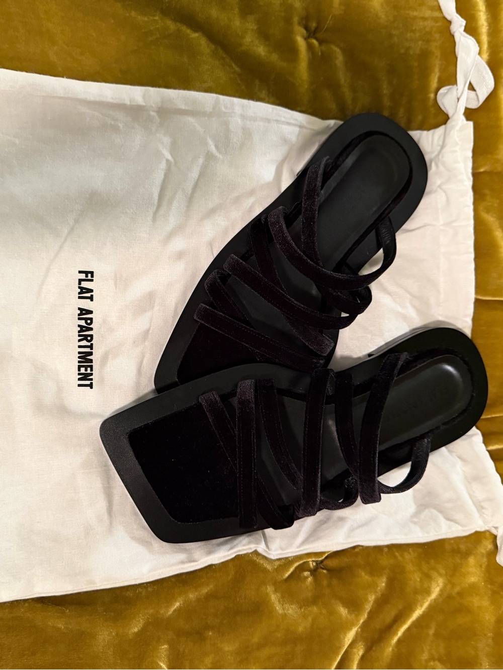 Women’s Velvet Strappy Sandal - black